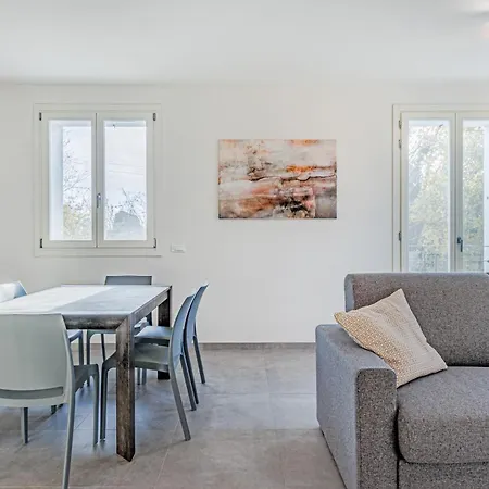 Bellaria Palace - Near The Of Ferrari *