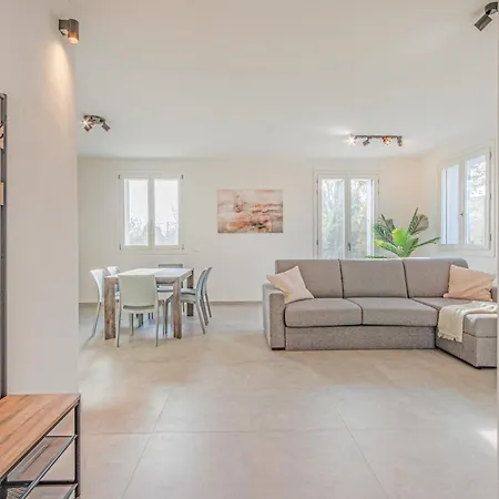 Bellaria Palace - Near The Of Ferrari 公寓 *