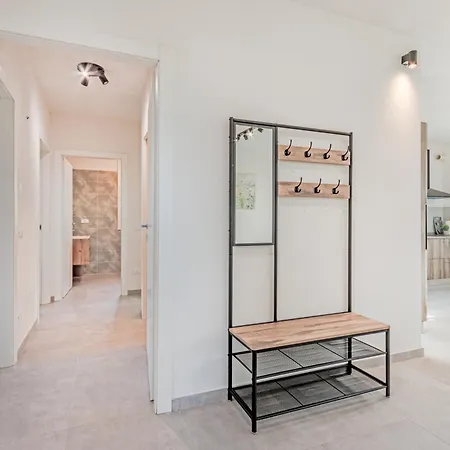 Bellaria Palace - Near The Of Ferrari Modena